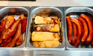 Można tam także znaleźć potrawy na ciepło