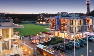 Baltic Horst to nowoczesny kompleks nad morzem tuż przy latarni morskiej