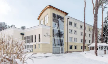 Otoczenie hotelu jest przyjemne także w zimowej szacie