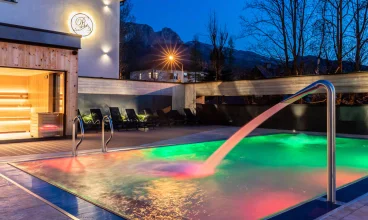 Z basenu widać Giewont