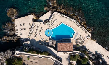 Hotel w Czarnogórze przy plaży