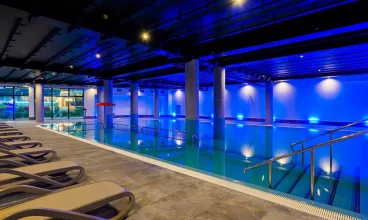 Resort Król Plaza dysponuje nowoczesną strefą basenową