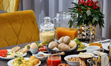 Śniadanie jest podawane w formie bufetu