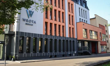 To apartamenty w nowoczesnym budynku