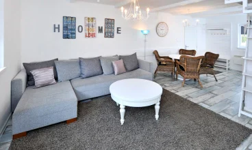 Dwupoziomowy domek Lux to wygodna przestrzeń nawet dla 7 osób