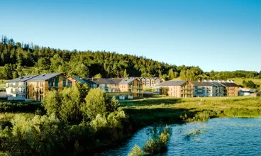 Resort położony nad jeziorem pozwala zapomnieć o zgiełku miasta