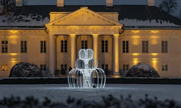 Zanocuj w XVIII-wiecznym zespole pałacowym położonym pod Warszawą