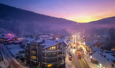 Apartamenty są wygodnie zlokalizowane w malowniczym Szczyrku, u podnóża góry