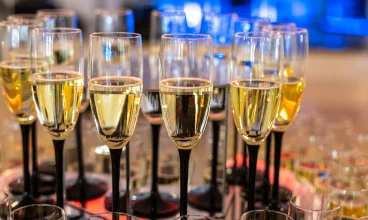 Bal Sylwestrowy all inclusive z DJem, pokaz sztucznych ogni, wykwintne menu