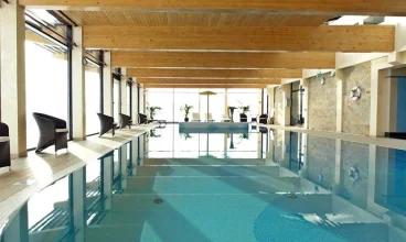 Dla gości udostępniono tutaj przestronny basen