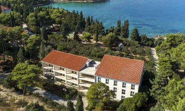 Aminess Vival Casa Velaris 3* składa się z 2 nadmorskich budynków