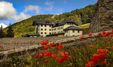 Hotel oferuje magiczny widok na ruiny Zamku Vrszateckiego