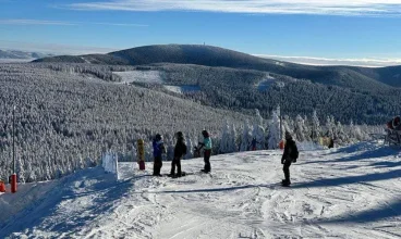 Czarna Góra Resort to mekka dla narciarzy zjazdowych i biegowych
