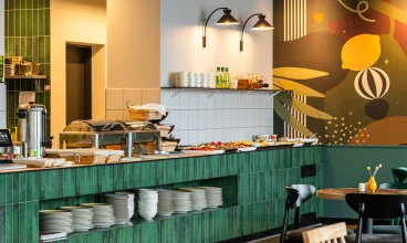 Hotel przygotowuje dla gości śniadania