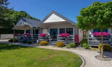 Ośrodek składa się z letniskowych domków, bungalowów i apartamentów