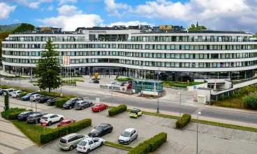 Grand Hotel Esztergom znajduję się w węgierskim mieście Esztergom nad Dunajem