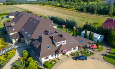 Hotel Hetman jest położony na Jurze Krakowsko-Częstochowskiej