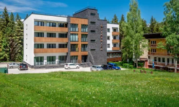 Apartmany Stiavnica są położone w uzdrowisku w Tatrach Niżnych na Słowacji