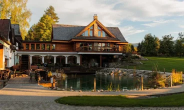 Jest idealny do odpoczynku o każdej porze roku