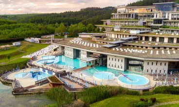 W strefie spa znajdziecie aż 17 różnych basenów z wodą bogatą w leczniczą