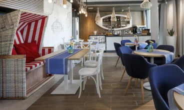 Wnętrza hotelu posiadają stylowe akcenty marynistyczne