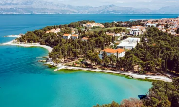 Aminess Vival Velaris Resort jest pięknie położony na chorwackiej wyspie Brac