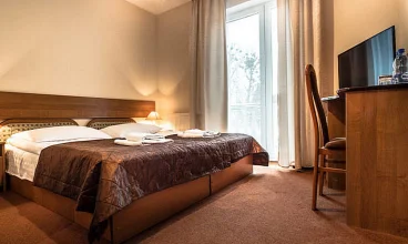 Pokoje 2+1 posiadają balkon