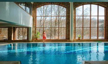 Designerski basen w Dolinie Charlotty robi wrażenie