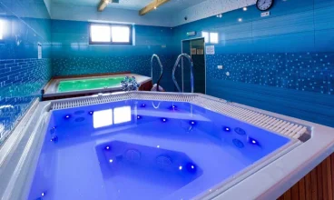 W strefie wellness Hotelu Liptakówka znajdują się przestronne jacuzzi