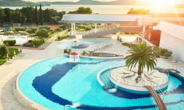 Poznaj nowoczesny hotel z basenami w chorwackiej miejscowości Vodice