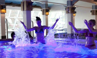 W strefie basenowej znalazło się miejsce także na wielkie jacuzzi dla 16 osób