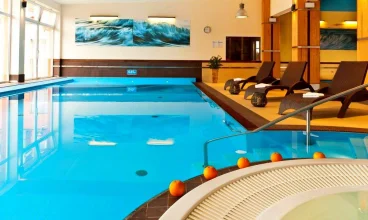 W ośrodku znajduje się strefa basenowa z 2 basenami i jacuzzi