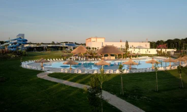 Na terenie resortu znajduje się wiele atrakcji