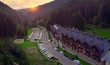 Hotel Wierchomla Ski & Spa jest położony obok ośrodka narciarskiego Wierchomla