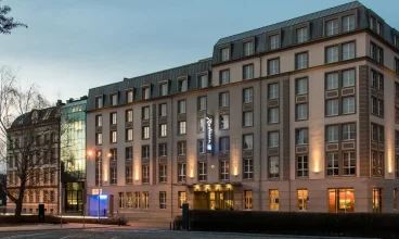 Ten pięciogwiazdkowy hotel jest blisko wielu atrakcji Wrocławia