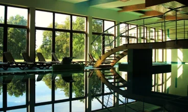 Goście mogą skorzystać ze strefy wellness w Hotelu Dwór Kombornia