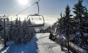 Na grzbiet Gór Orlickich można wyjechać kolejką krzesełkową