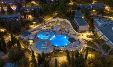 Kompleks basenowy jest lubiany przez gości