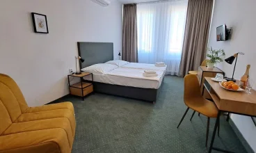 Hotel oferuje wygodne pokoje zlokalizowane w zabytkowym budynku