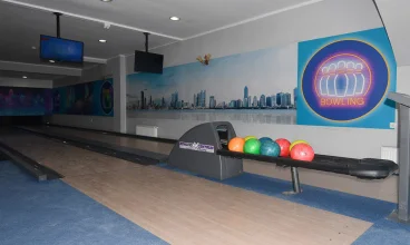 Goście mogą korzystać także z kręgielni