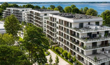 Essense to nowy resort położony zaledwie 60 metrów ścieżką przez las od plaży