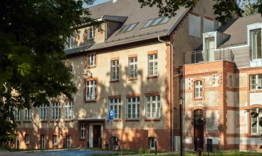 Apartamenty mieszczą się w budynkach zrewitalizowanego klasztoru