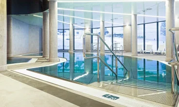 Znajdziesz tu apartamenty z basenem tuż obok wyciągu i stoku narciarskiego