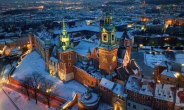 Hotel znajduje się w niewielkiej odległości od Zamku na Wawelu