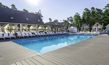 Holiday Park & Resort Pobierowo to nadmorski kompleks dla całej rodziny