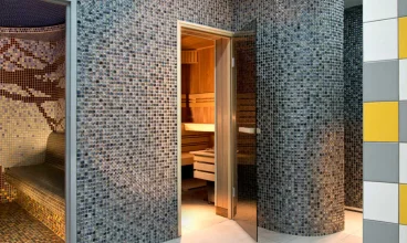 W hotelu znajduje się strefa saun (sauna parowa i sucha)