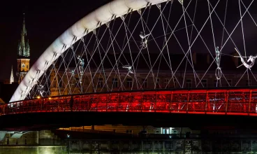 Wystarczy krótki spacer, by dojść do kładki łączącej Kazimierz z Podgórzem