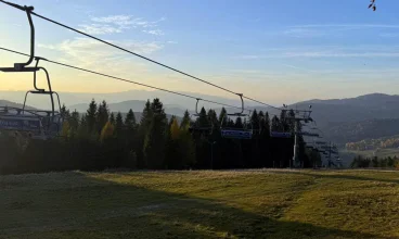 Tuż obok hotelu działa całoroczny wyciąg górski