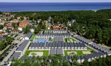 To spory kompleks nowoczesnych domków