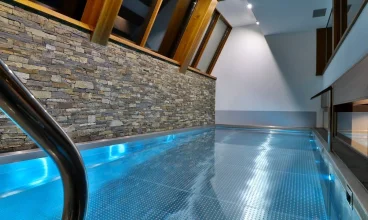 Hotel Bystra posiada basen, idealny na wodny relaks przez cały rok